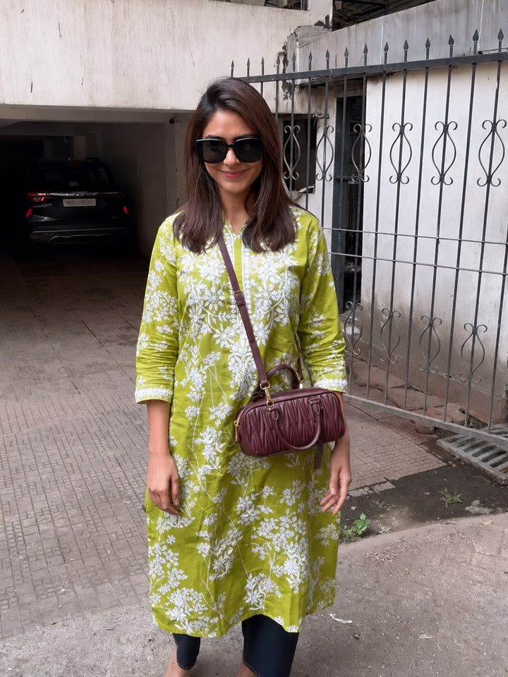 Zainab Chikankari Mulmul Straight Kurta