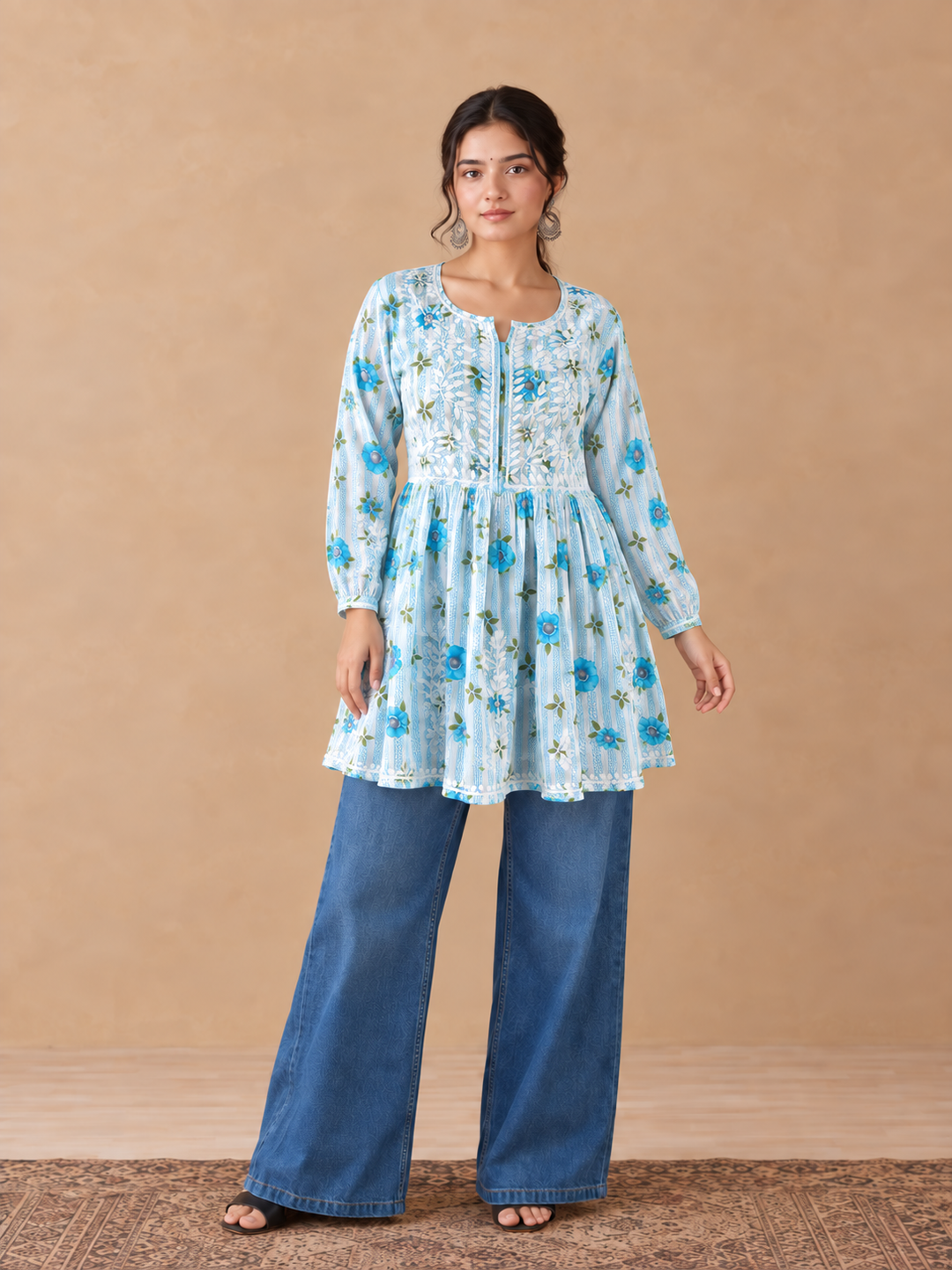 Tisha Mulmul Chikankari Short Gown