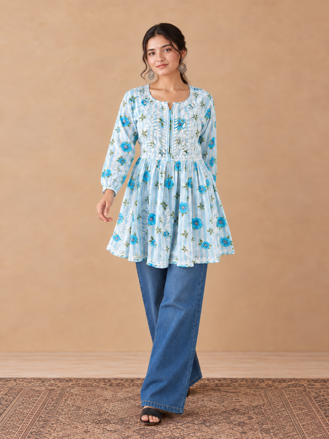 Tisha Mulmul Chikankari Short Gown