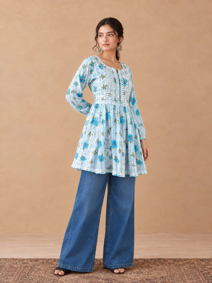 Tisha Mulmul Chikankari Short Gown