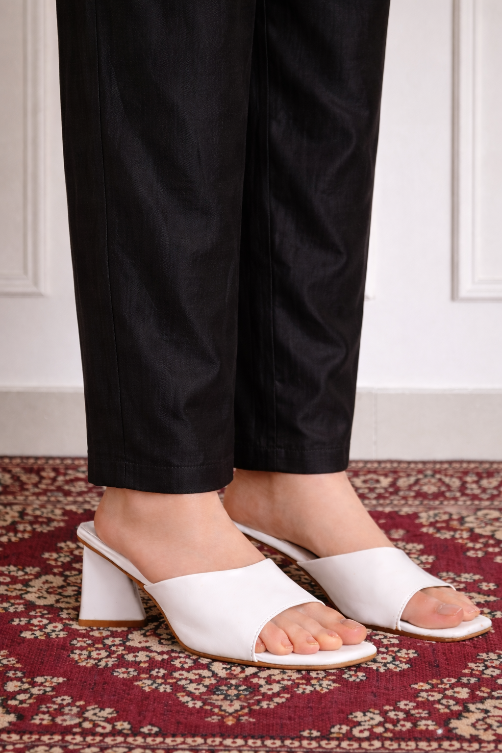 Kareena Solid Chanderi Straight Fit Pant