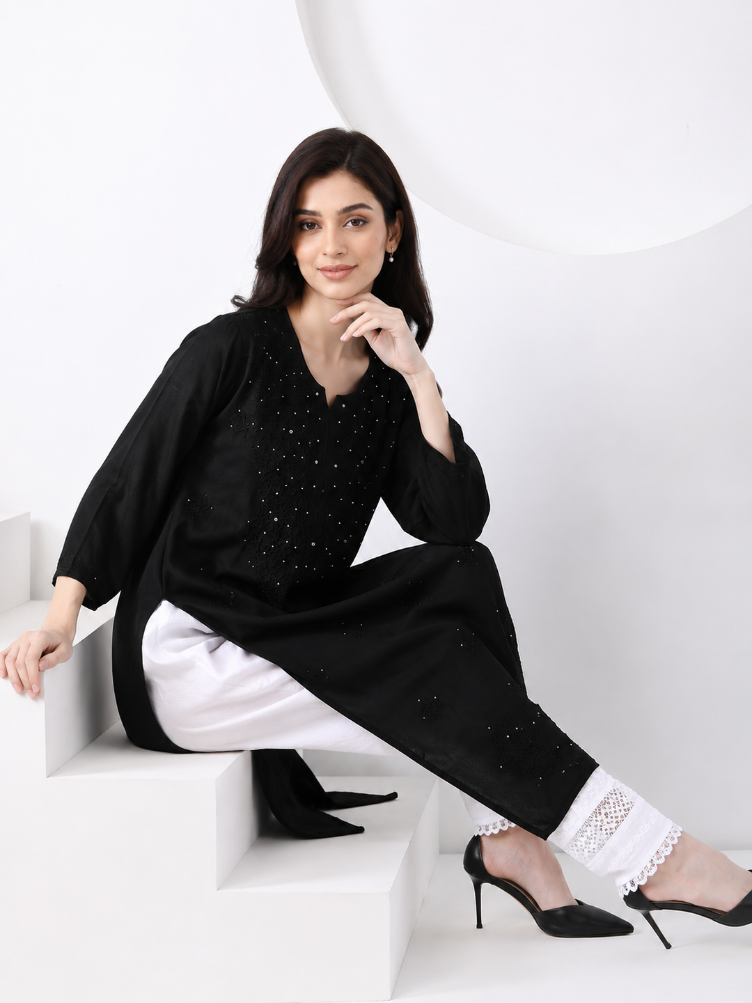 Falaq Chikankari Rayon Mukaish Straight Kurta