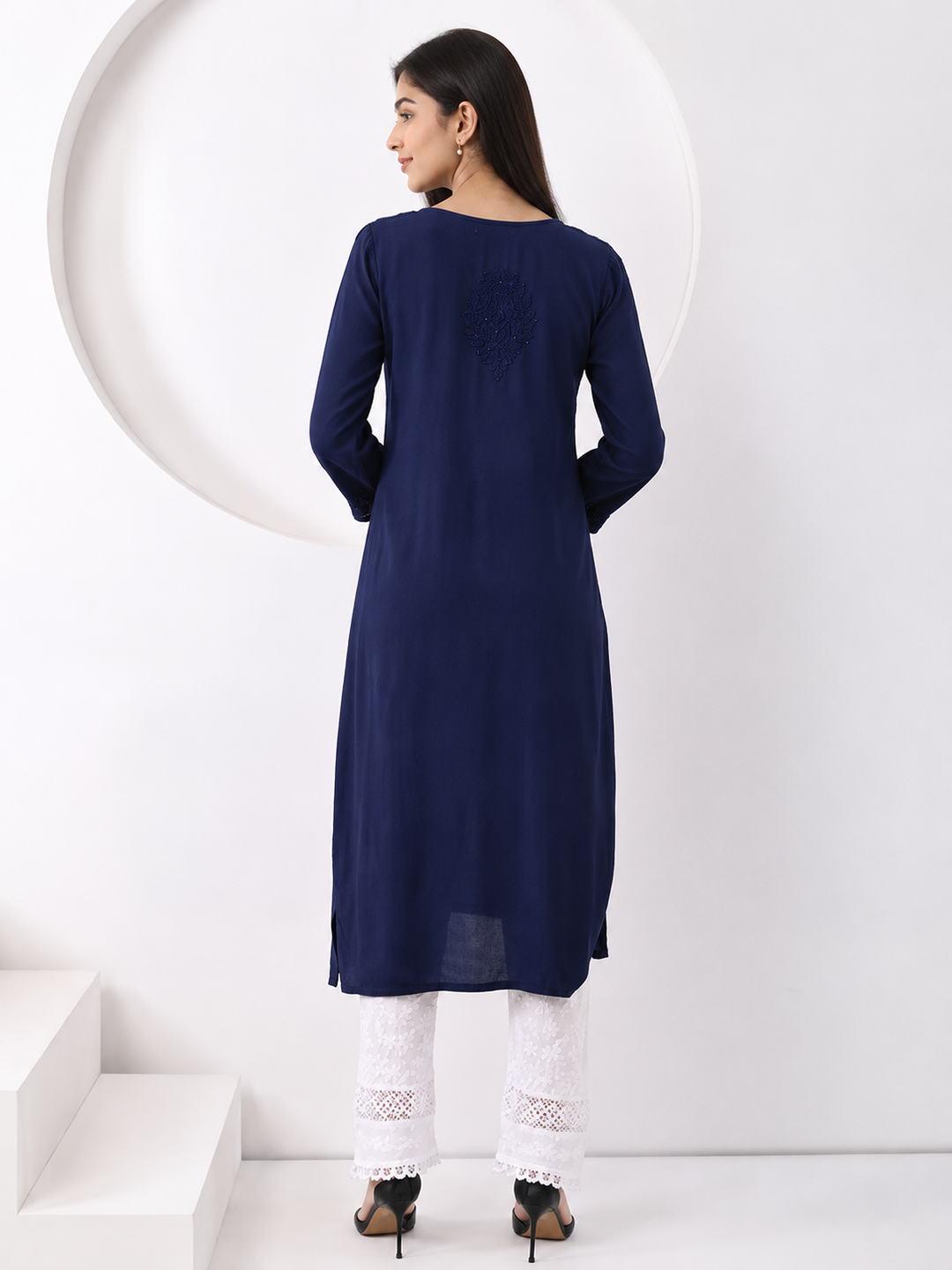 Falaq Chikankari Rayon Mukaish Straight Kurta