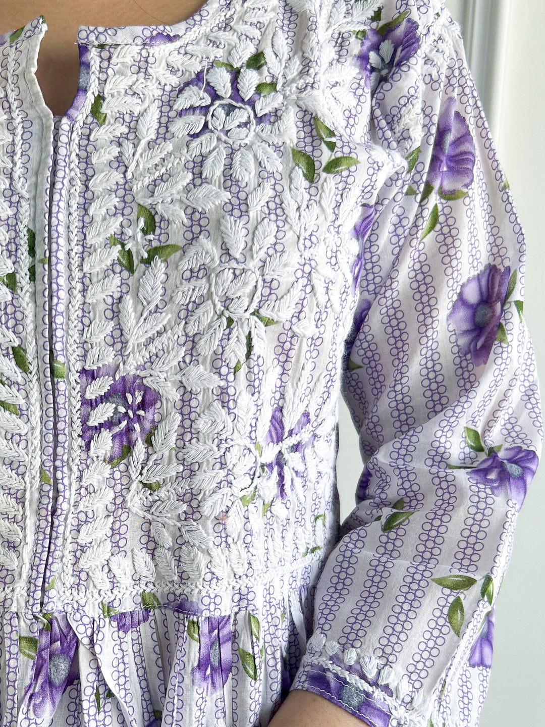 Tisha Mulmul Chikankari Short Gown