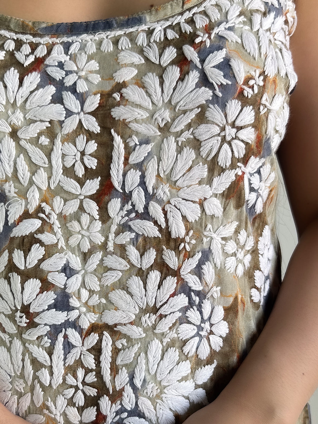 Chitra Mulmul Chikankari Strappy Straight Kurta