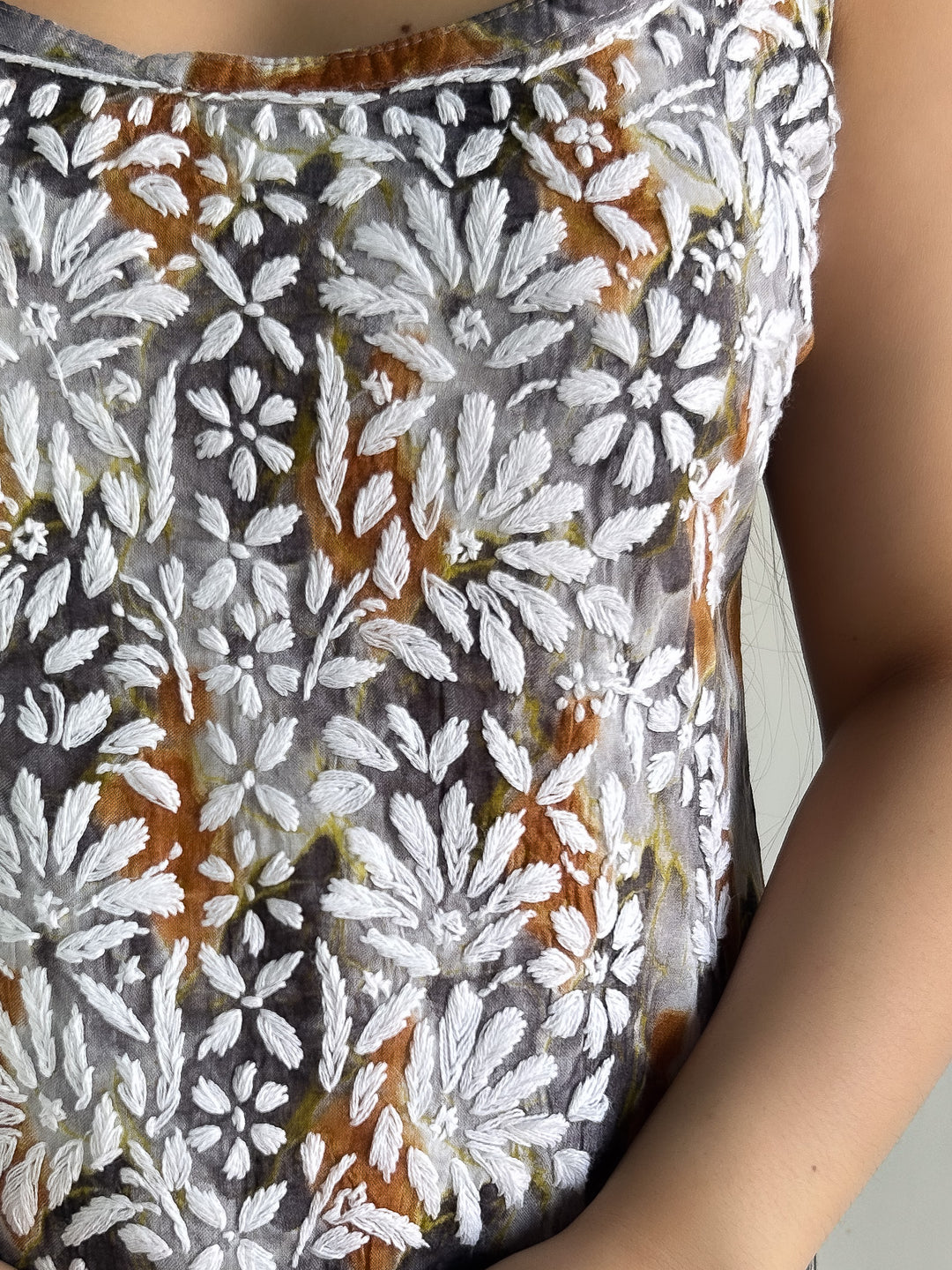 Chitra Mulmul Chikankari Strappy Straight Kurta