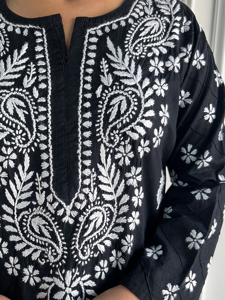 Lata Cotton Chikankari Basic Straight Kurta