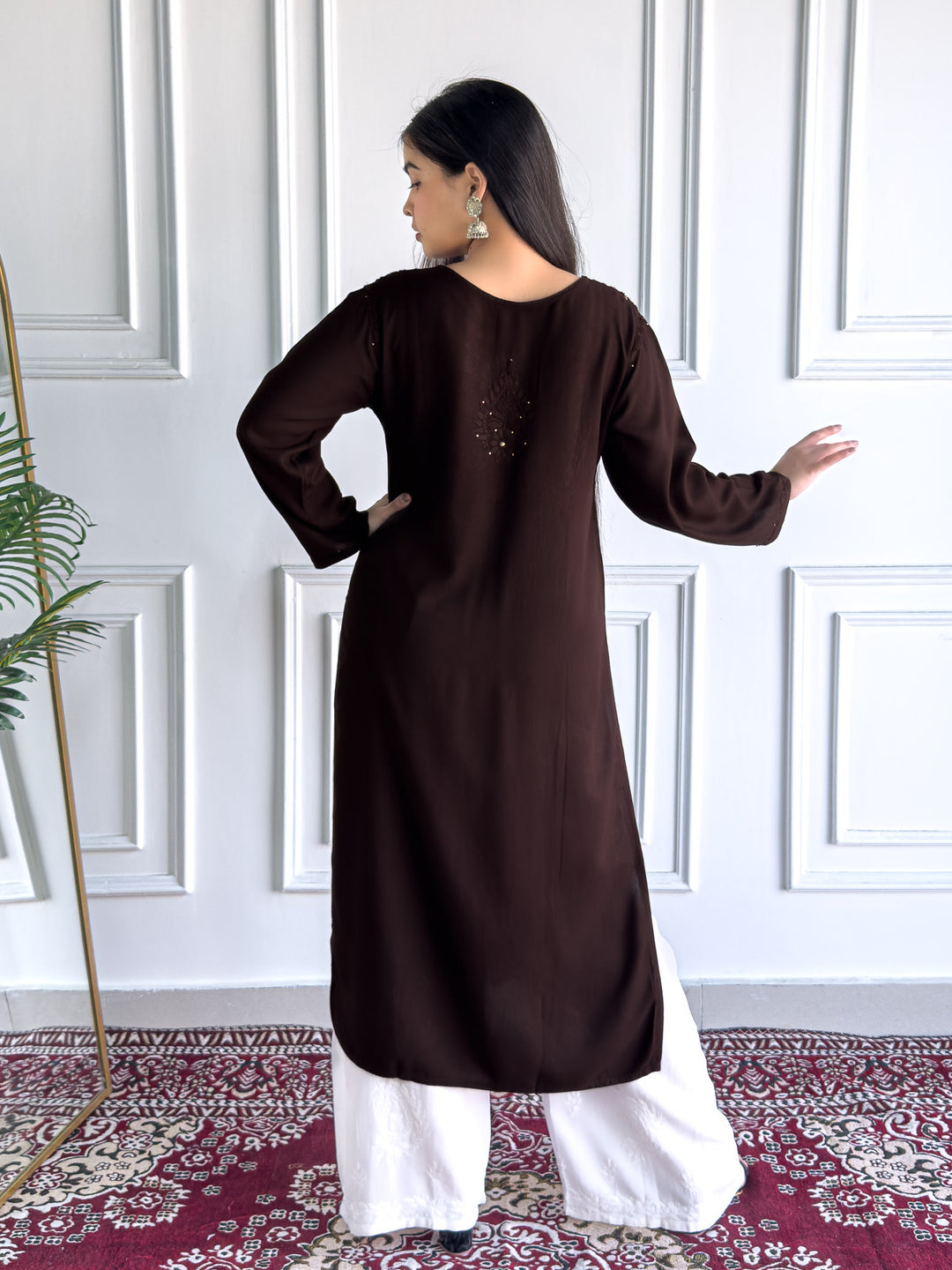 Falaq Chikankari Rayon Mukaish Straight Kurta