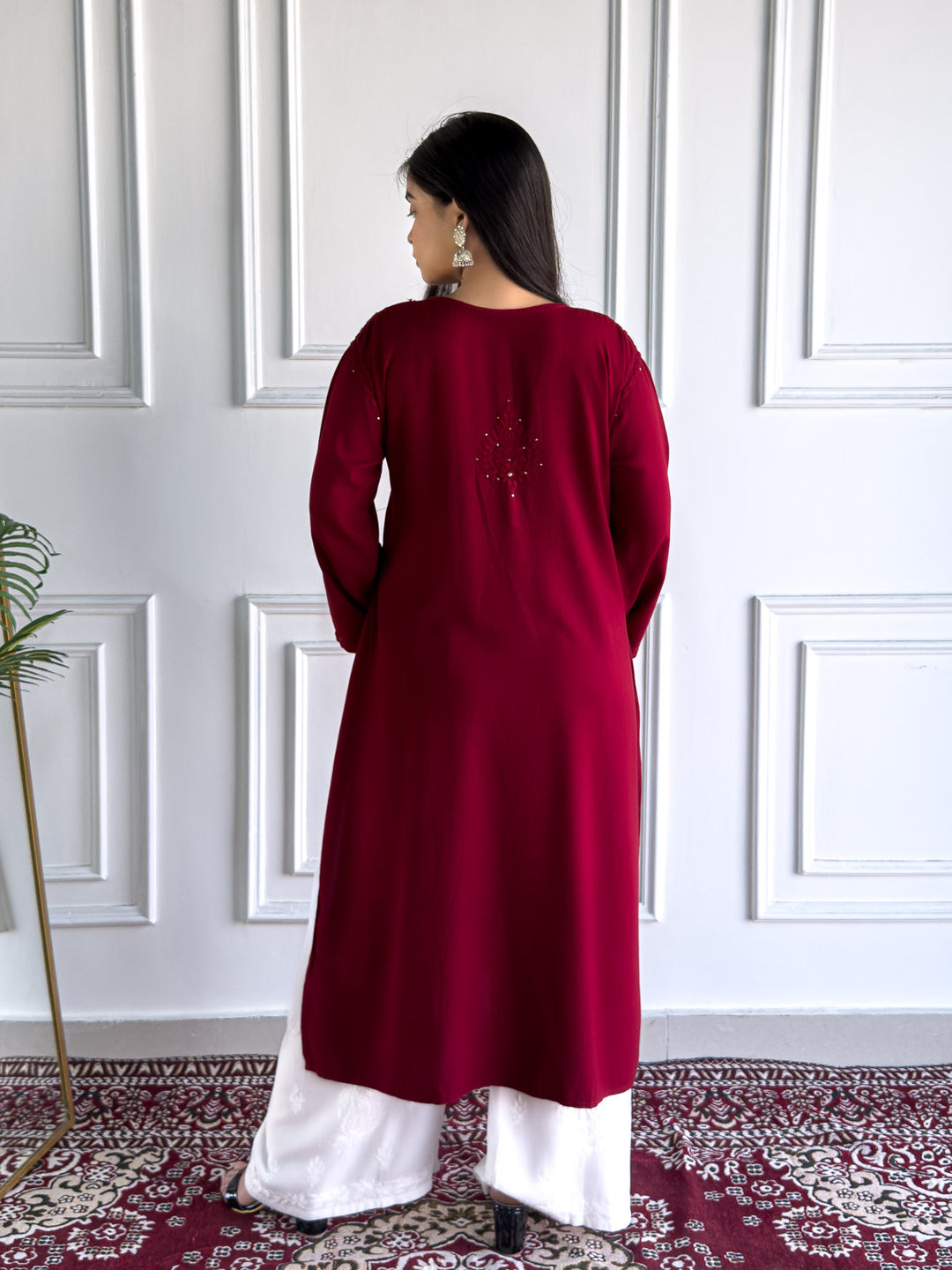 Falaq Chikankari Rayon Mukaish Straight Kurta