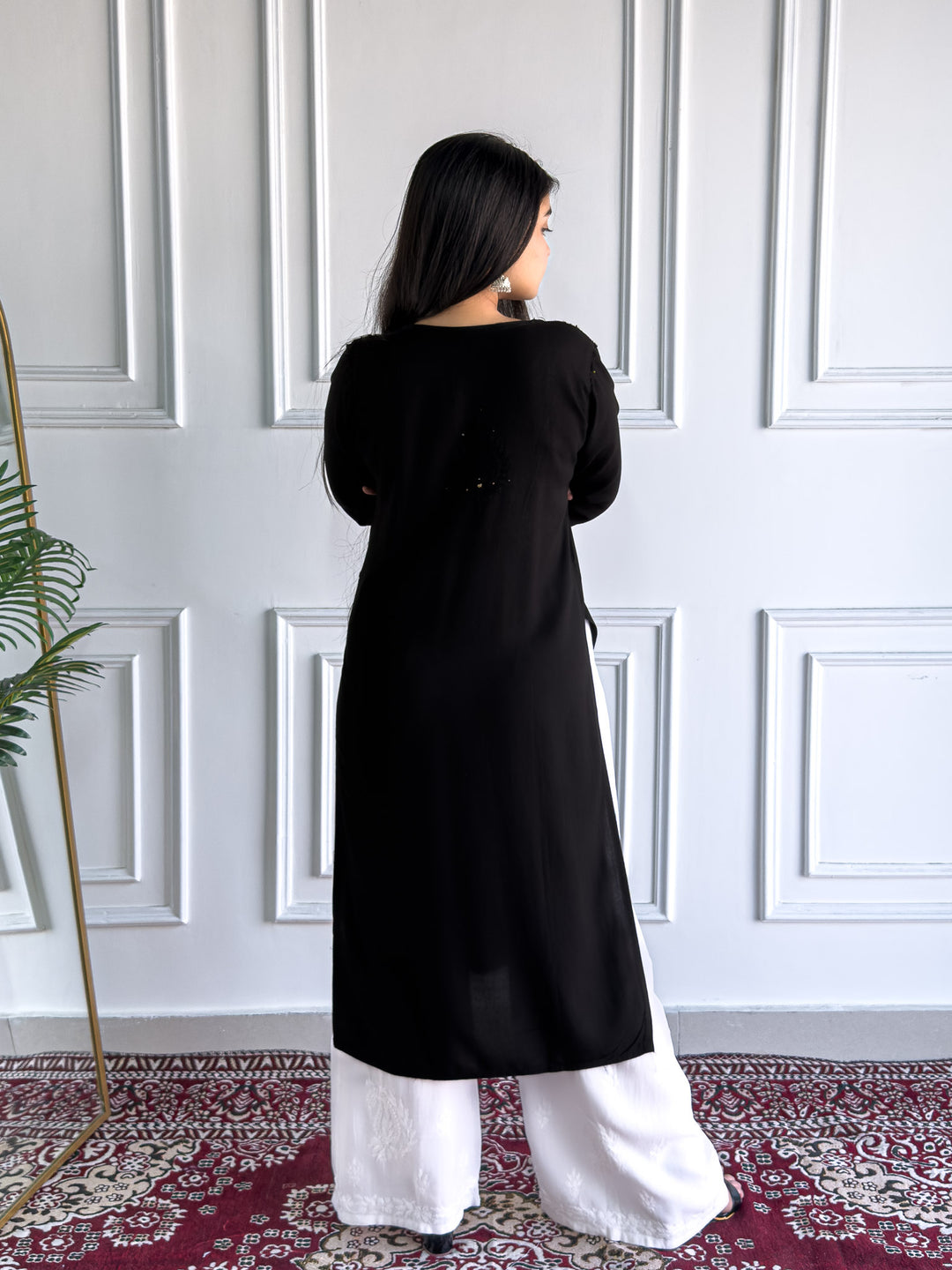 Falaq Chikankari Rayon Mukaish Straight Kurta