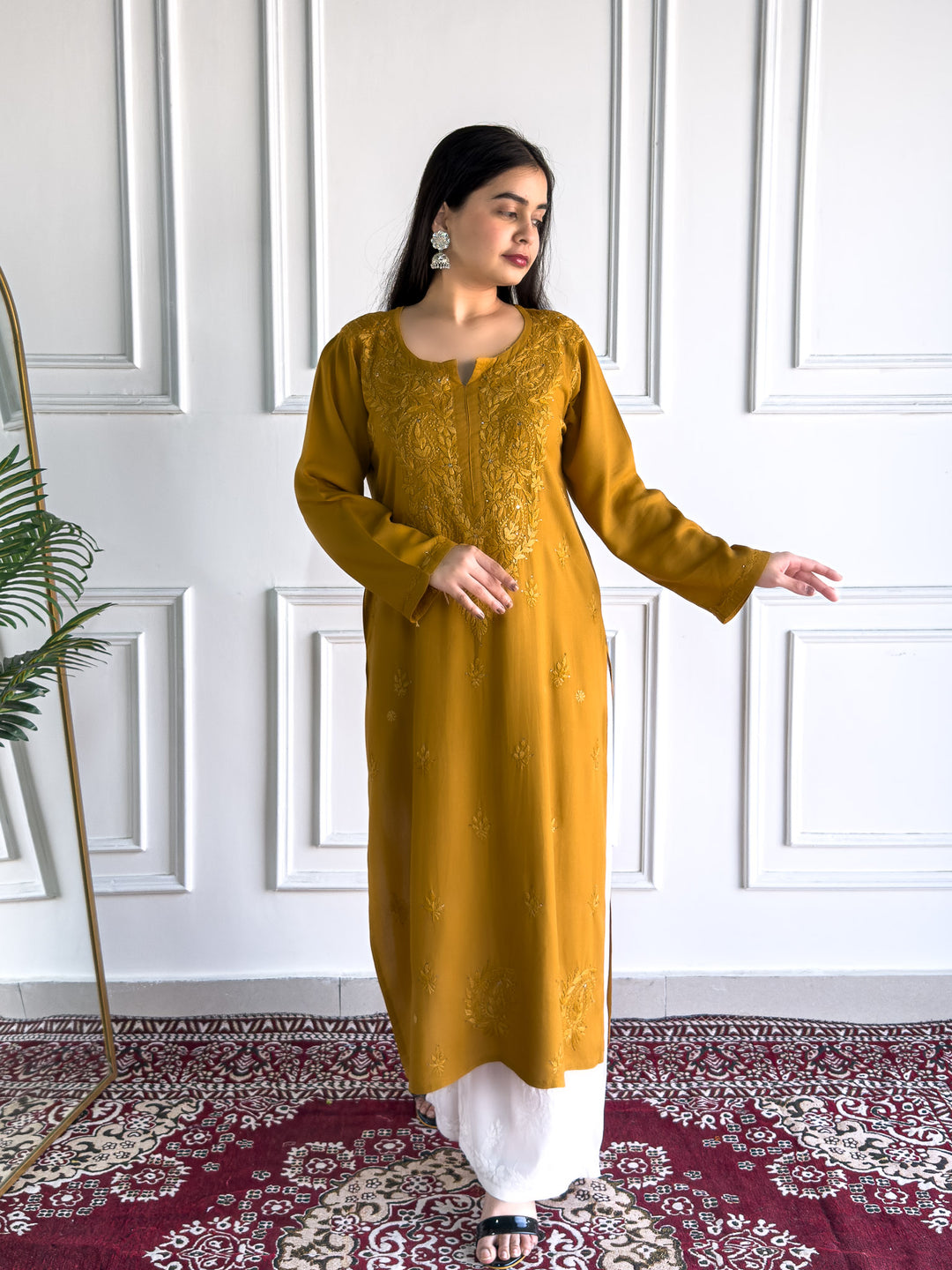 Falaq Chikankari Rayon Mukaish Straight Kurta