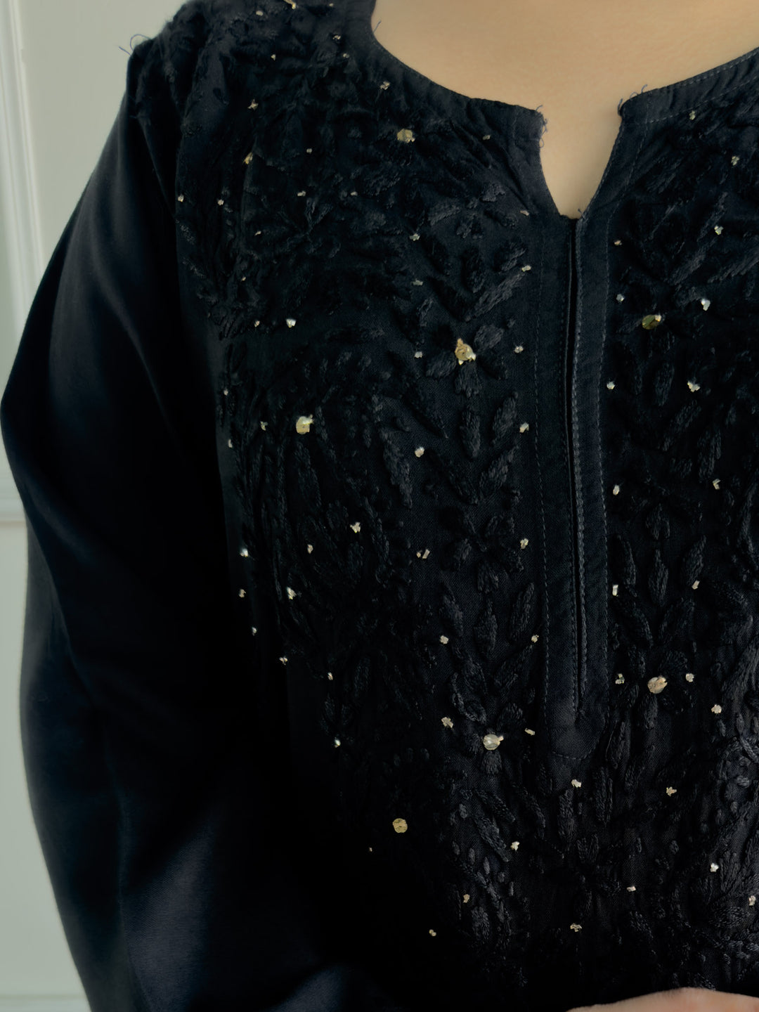 Falaq Chikankari Rayon Mukaish Straight Kurta