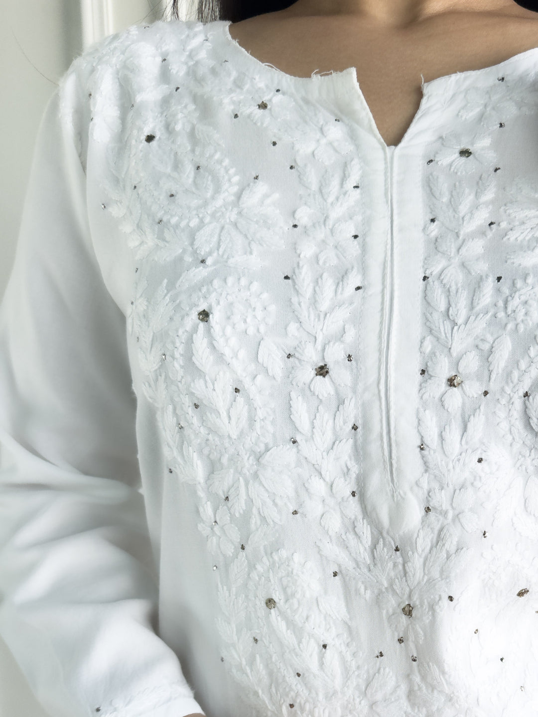 Falaq Chikankari Rayon Mukaish Straight Kurta