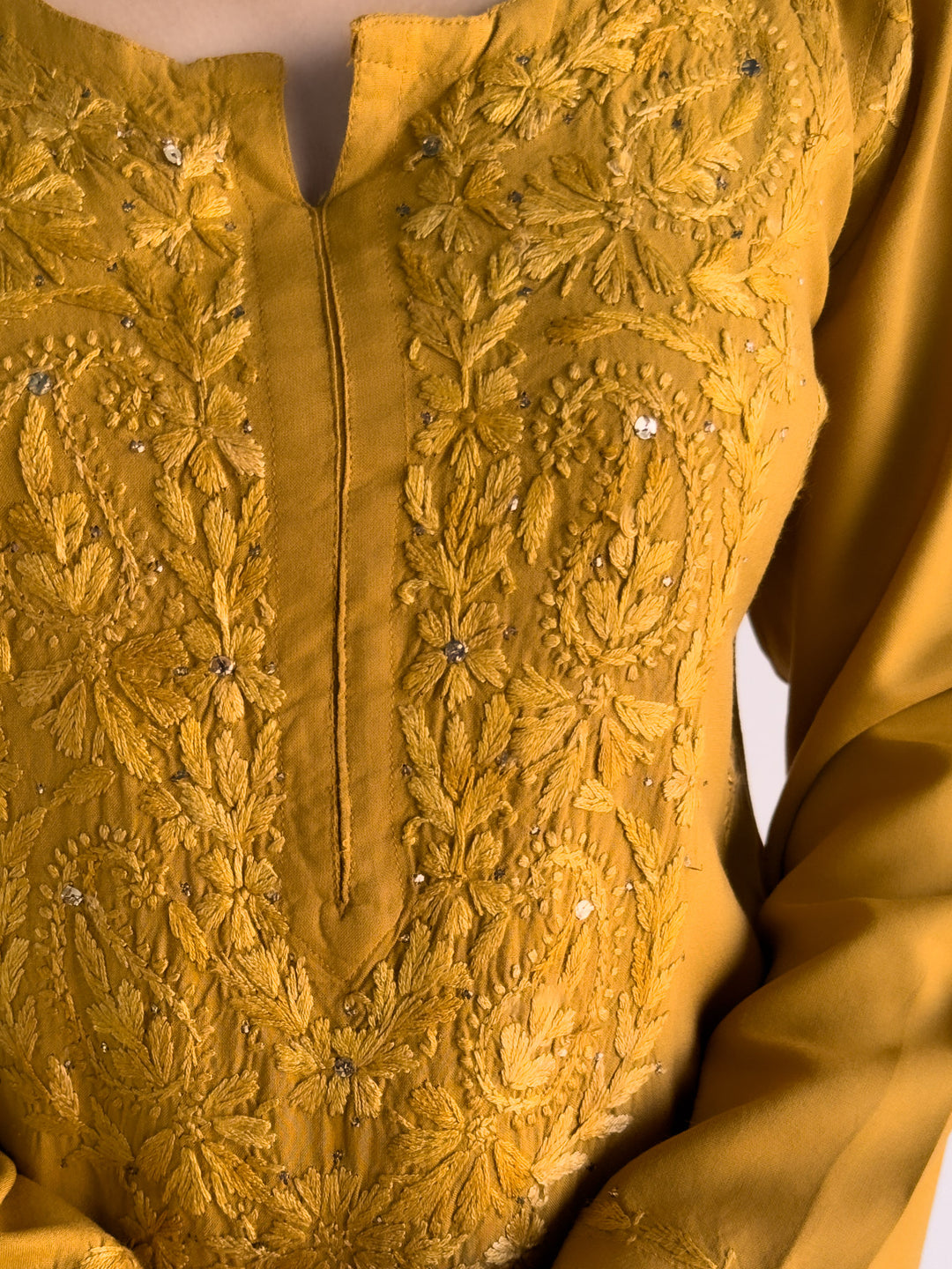 Falaq Chikankari Rayon Mukaish Straight Kurta