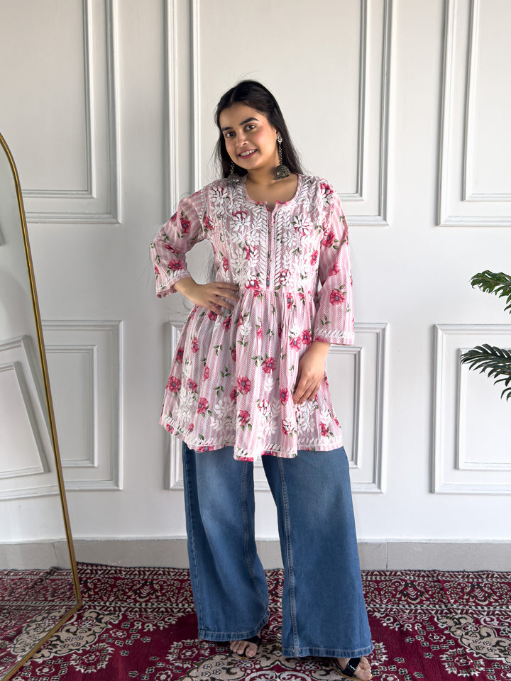 Tisha Mulmul Chikankari Short Gown