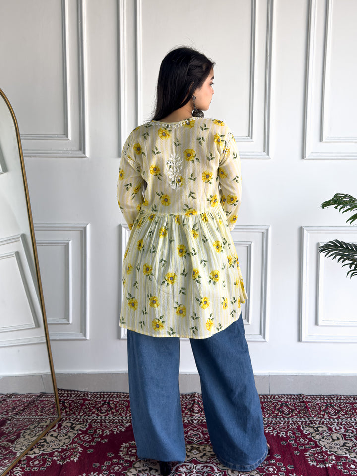 Tisha Mulmul Chikankari Short Gown