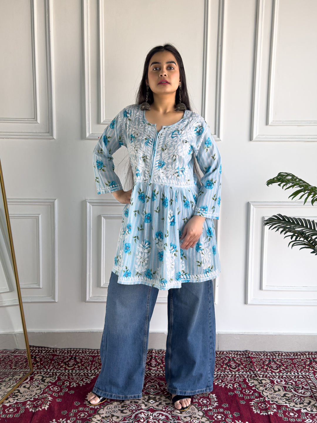 Tisha Mulmul Chikankari Short Gown