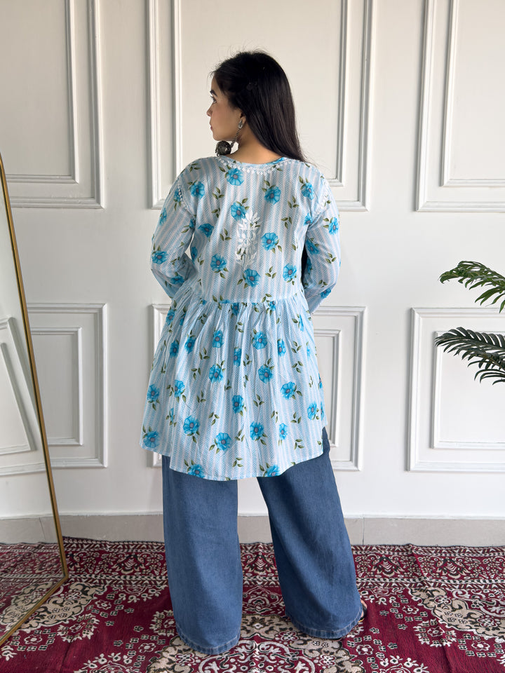 Tisha Mulmul Chikankari Short Gown