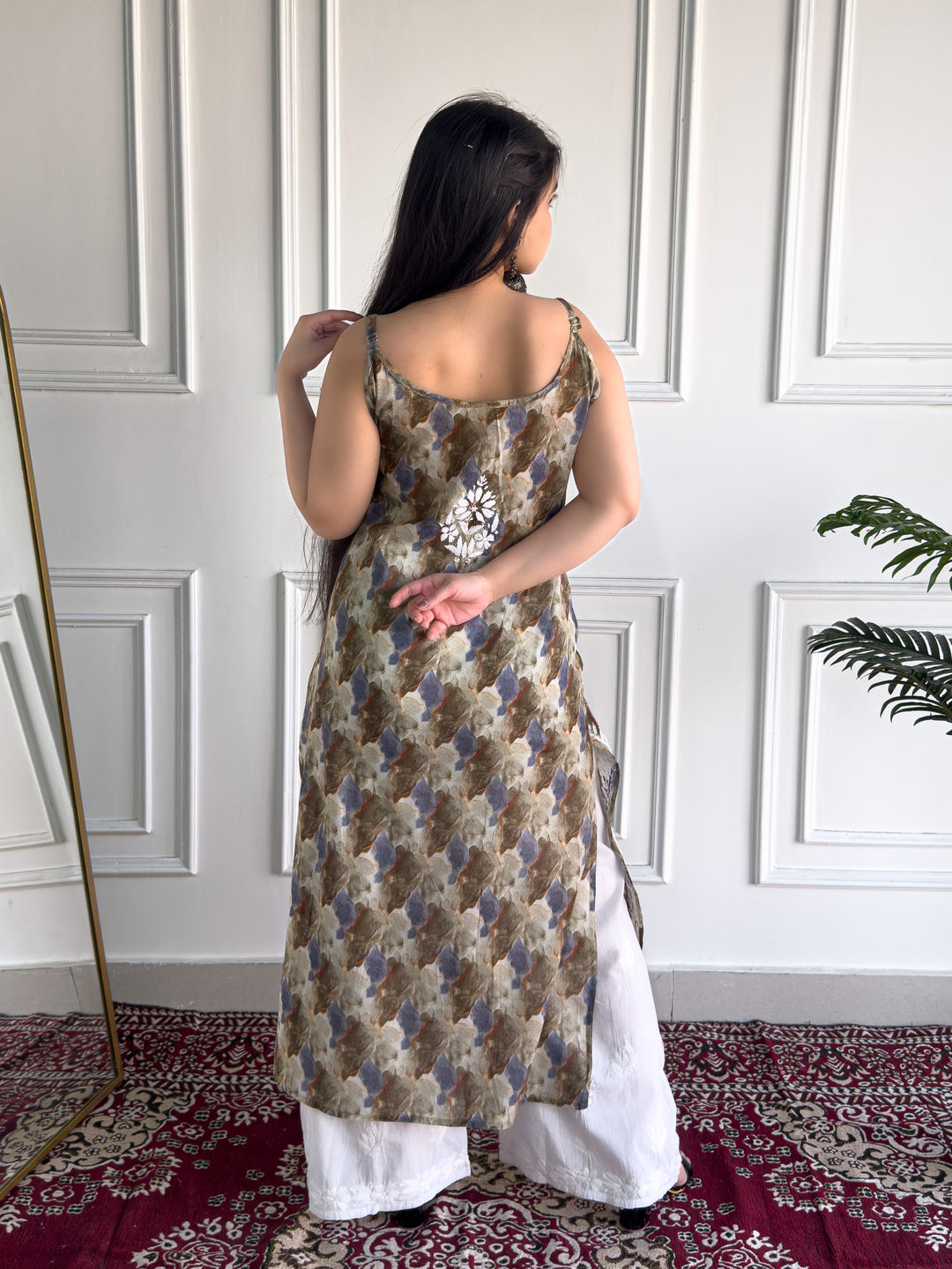 Chitra Mulmul Chikankari Strappy Straight Kurta