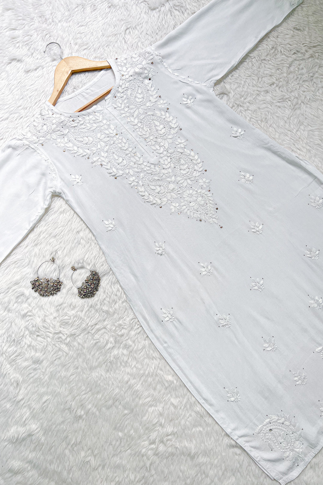 Falaq Chikankari Rayon Mukaish Straight Kurta