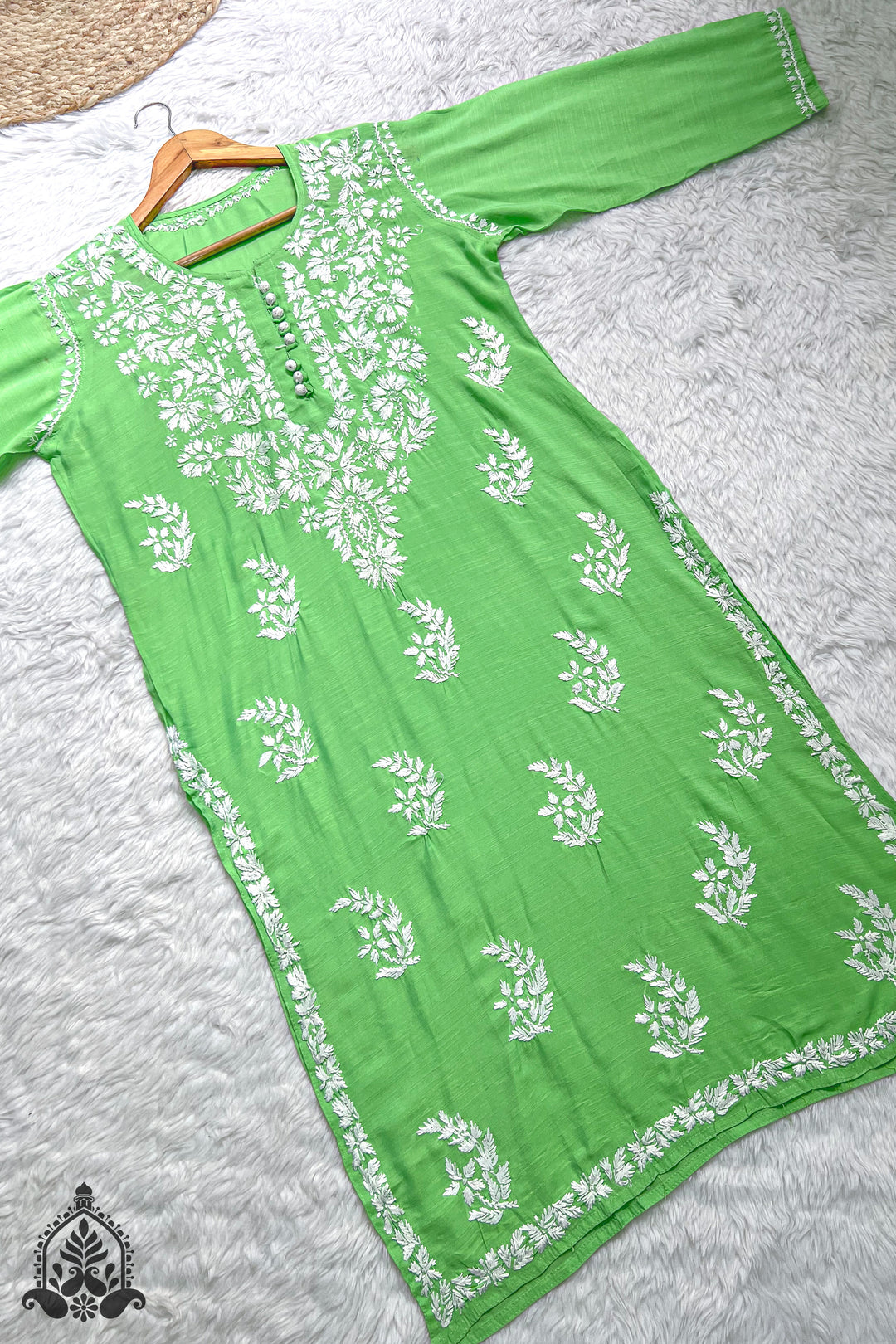 Haniya Chikankari Muslin Straight Kurta