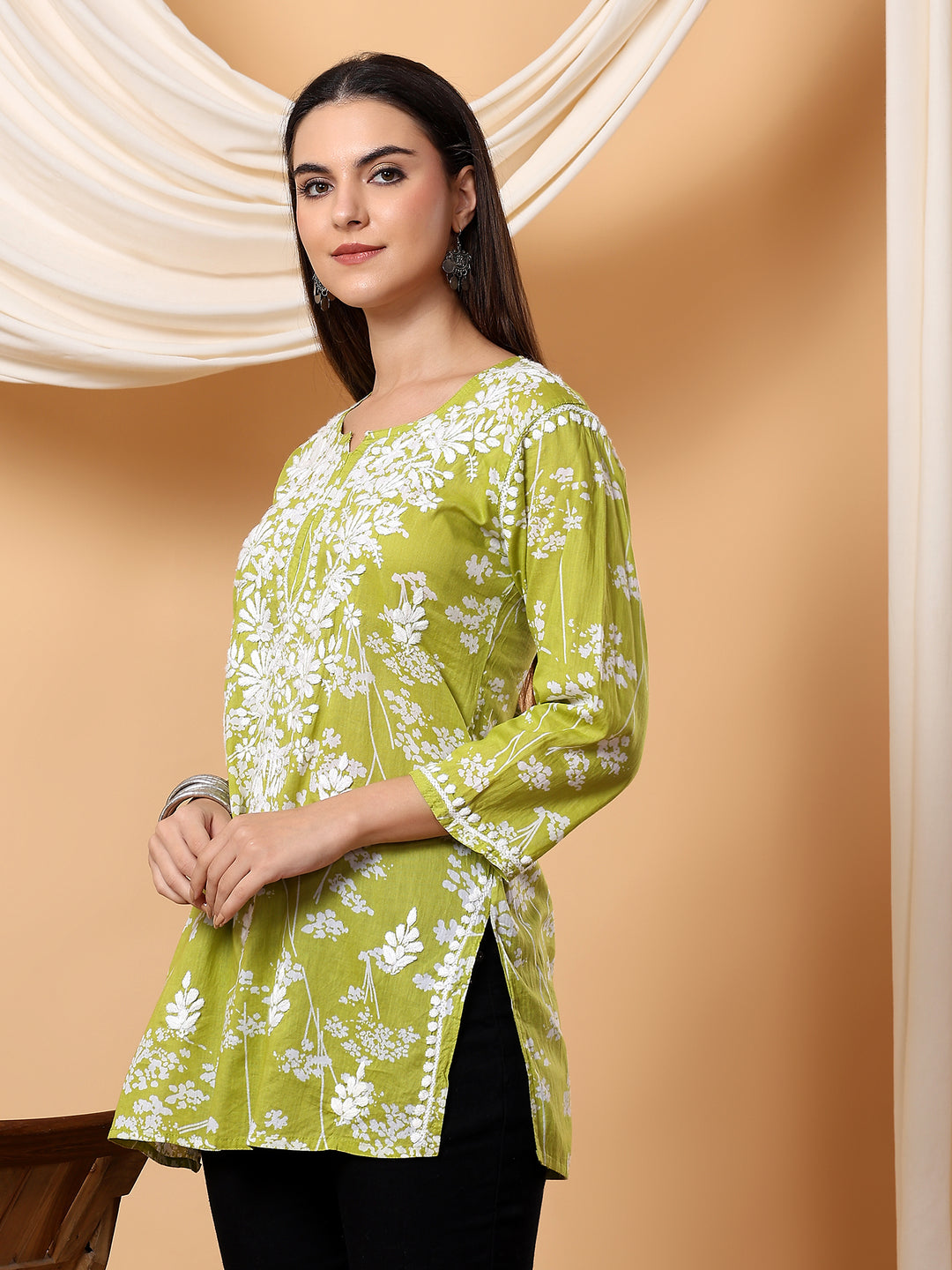 Zeba Chikankari Mulmul Short Kurti