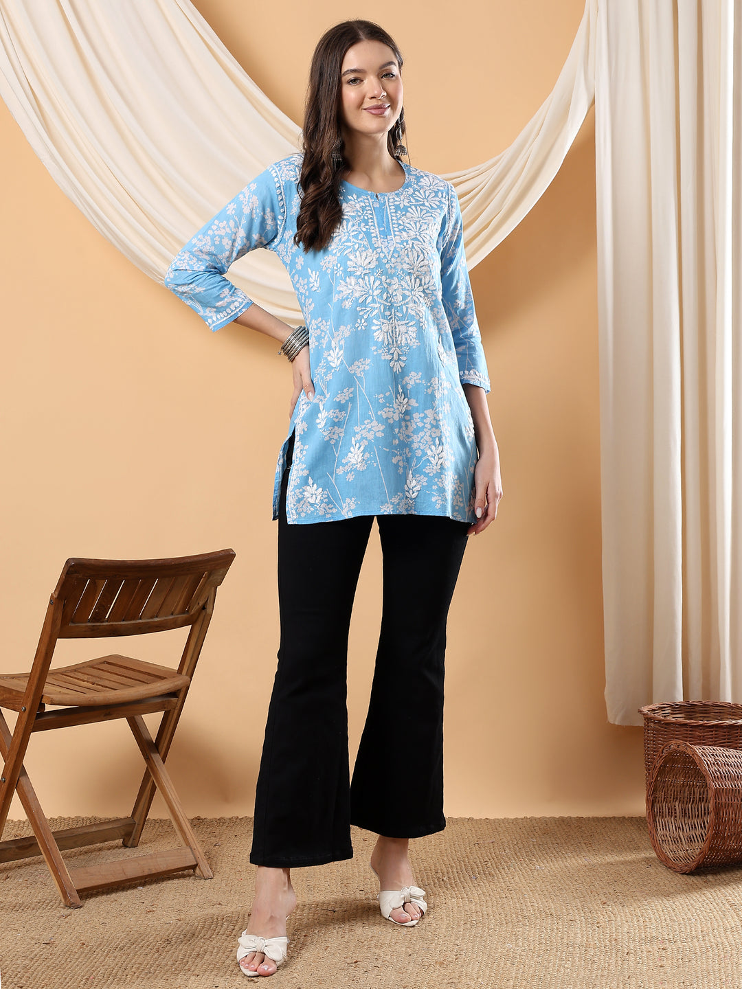 Zeba Chikankari Mulmul Short Kurti