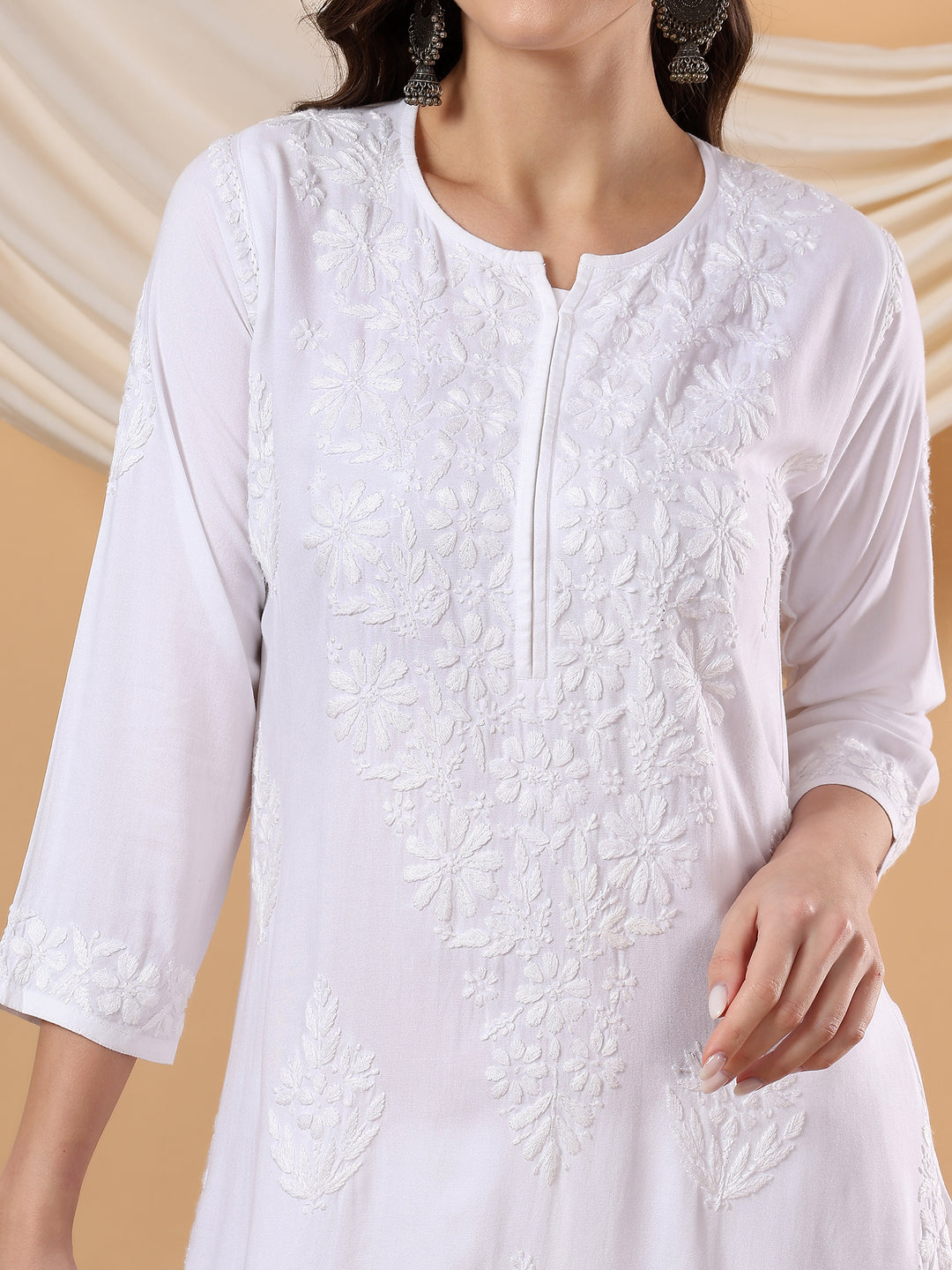 Jahnvi Chikankari Rayon Straight Kurta