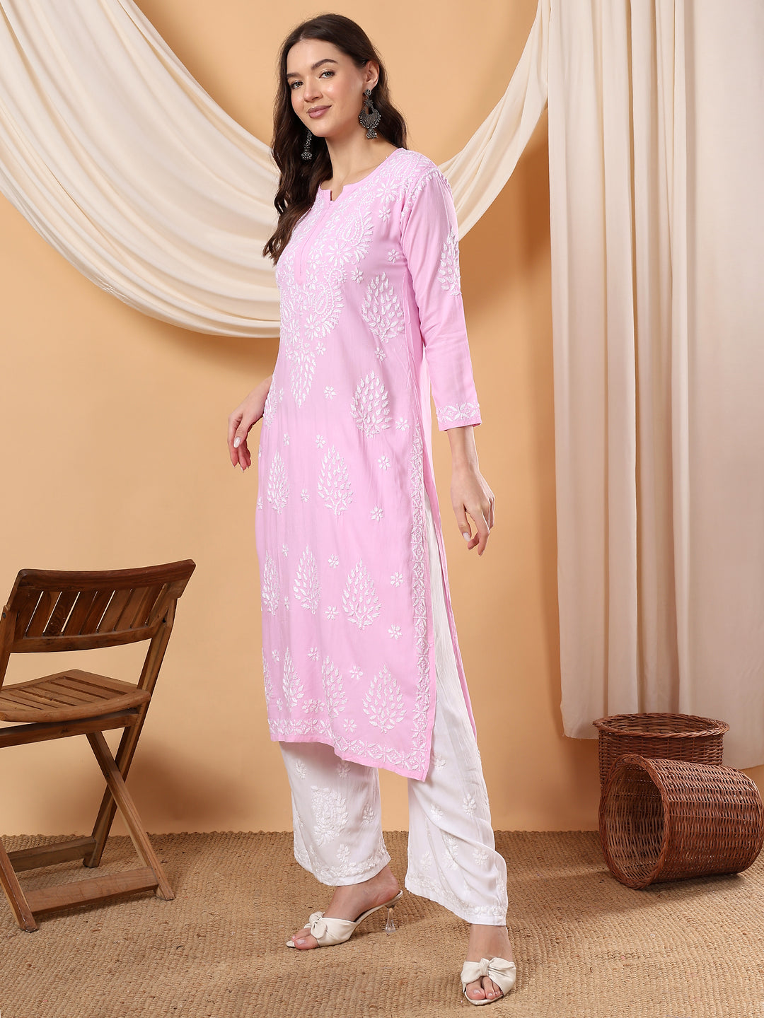 Neha Chikankari Rayon Straight Kurta