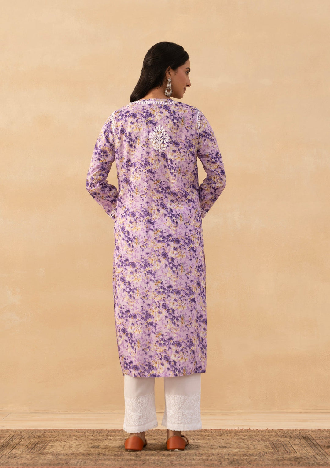 Amaira Mulmul Chikankari Straight Kurta
