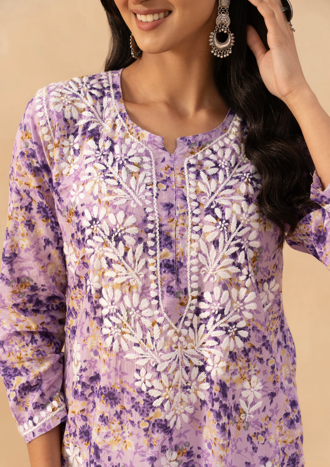 Amaira Mulmul Chikankari Straight Kurta