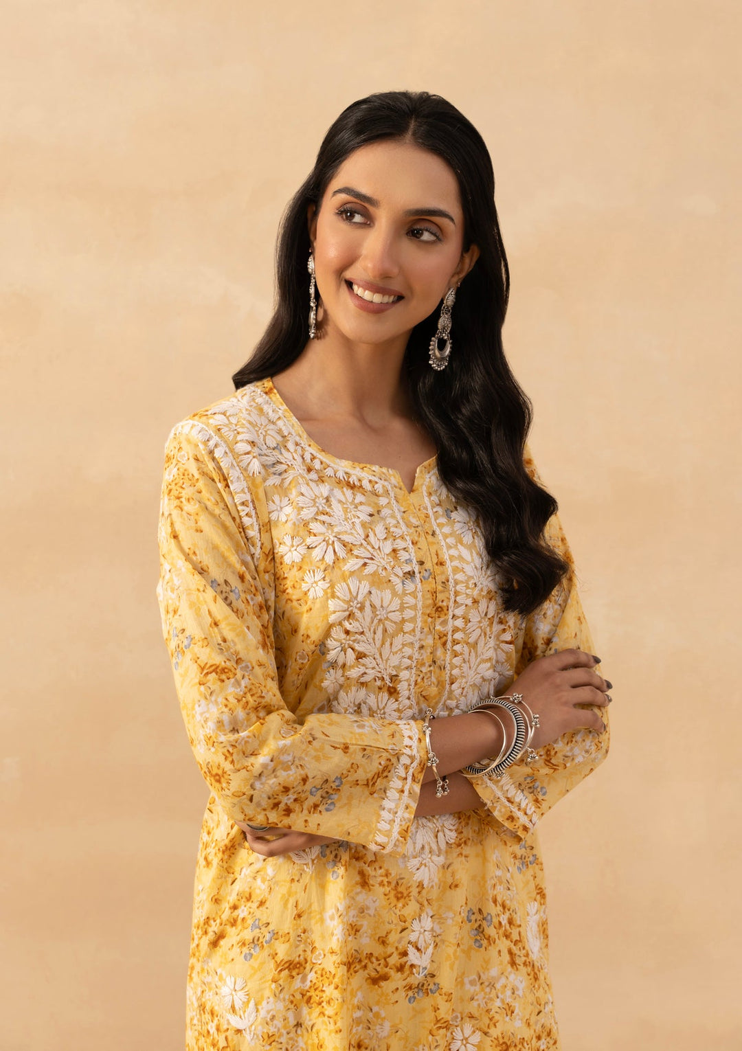 Amaira Mulmul Chikankari Straight Kurta