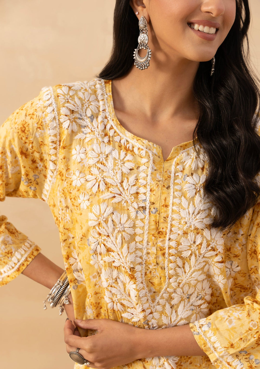 Amaira Mulmul Chikankari Straight Kurta