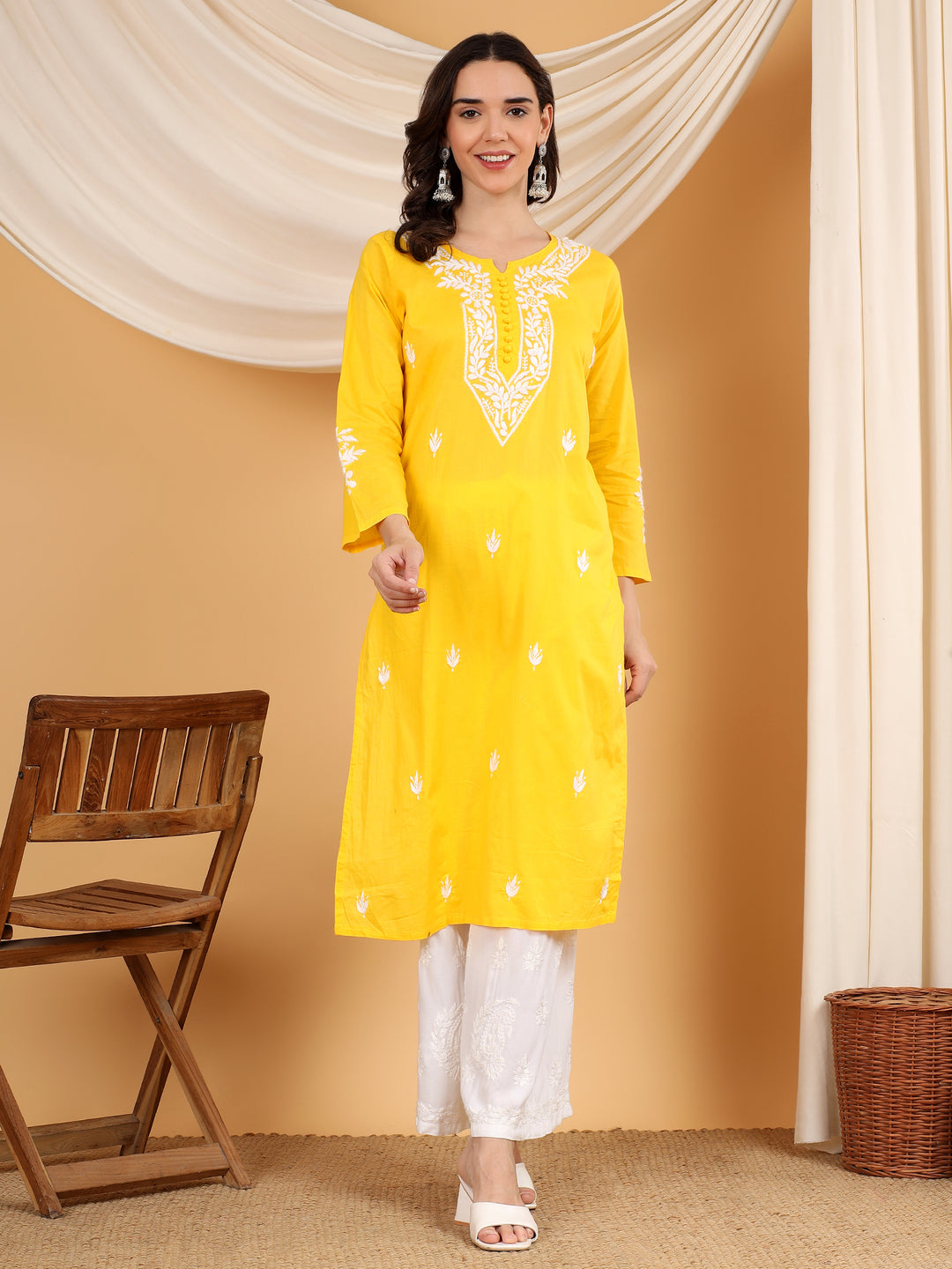 Soha Chikankari Basic Cotton Straight Kurta | Poshak Chikan Studio Soha Chikankari Basic Cotton Straight Kurta | Poshak Chikan Studio