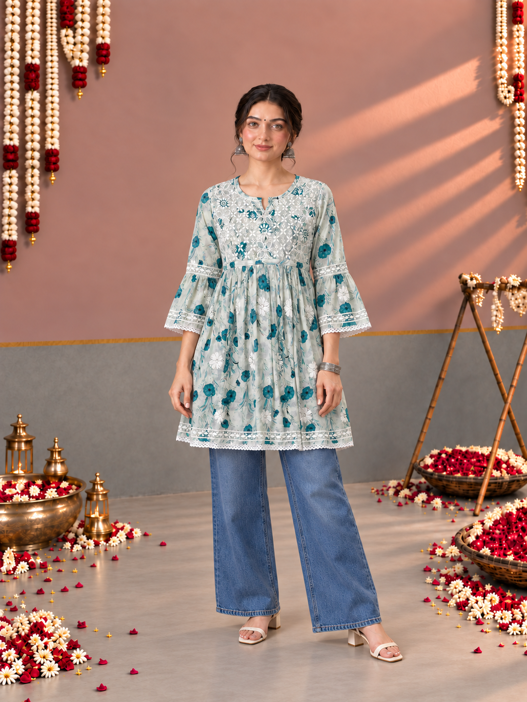 Dhara Mulmul Chikankari Printed Short Gown