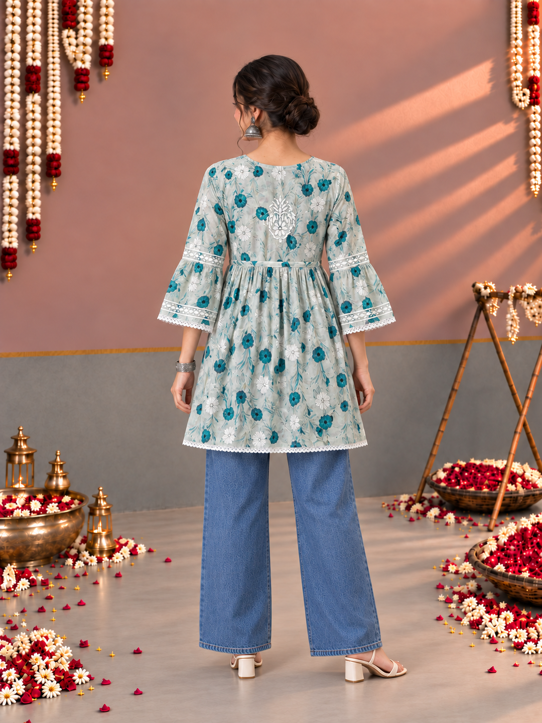 Dhara Mulmul Chikankari Printed Short Gown
