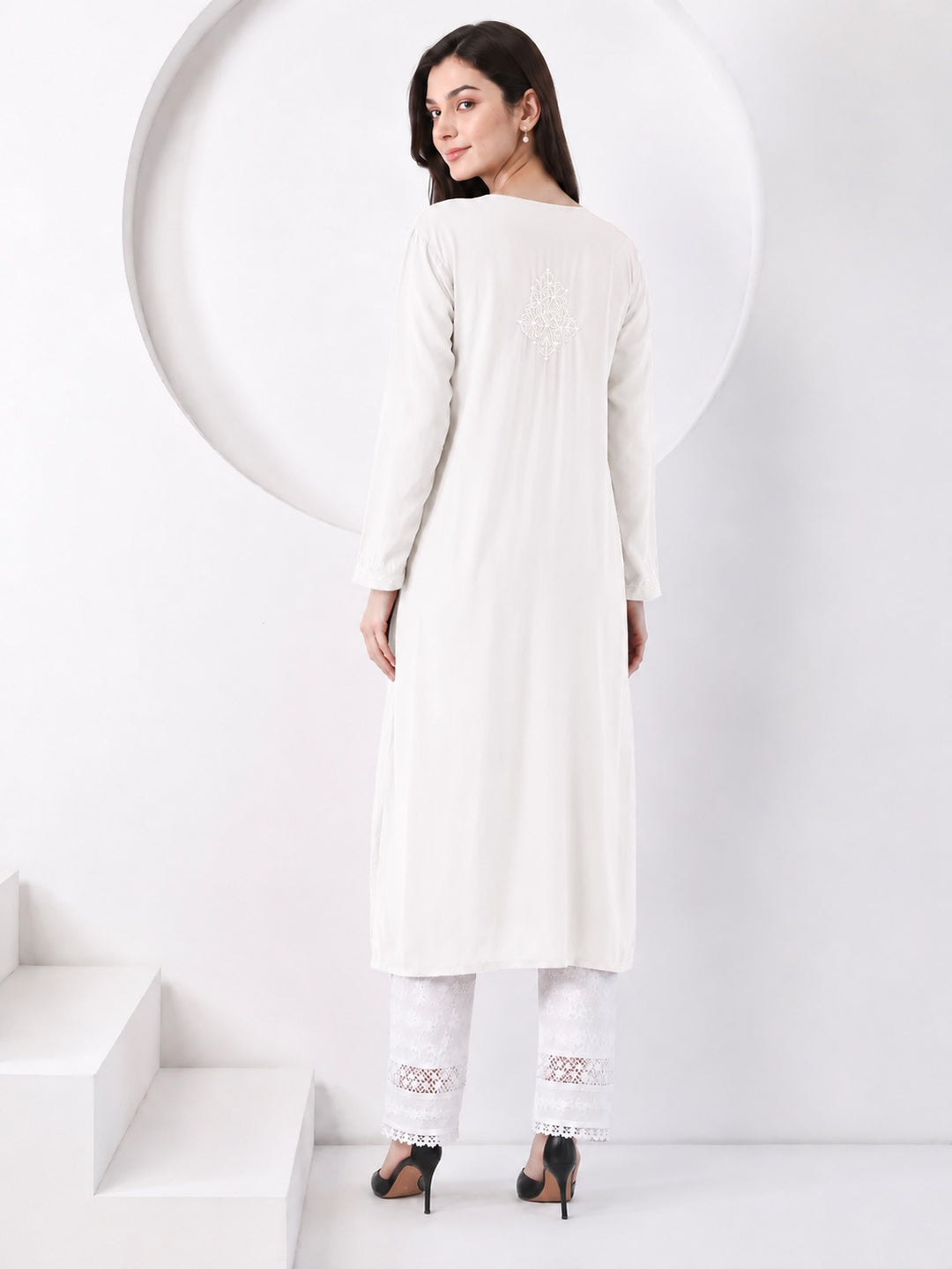 Falaq Chikankari Rayon Mukaish Straight Kurta