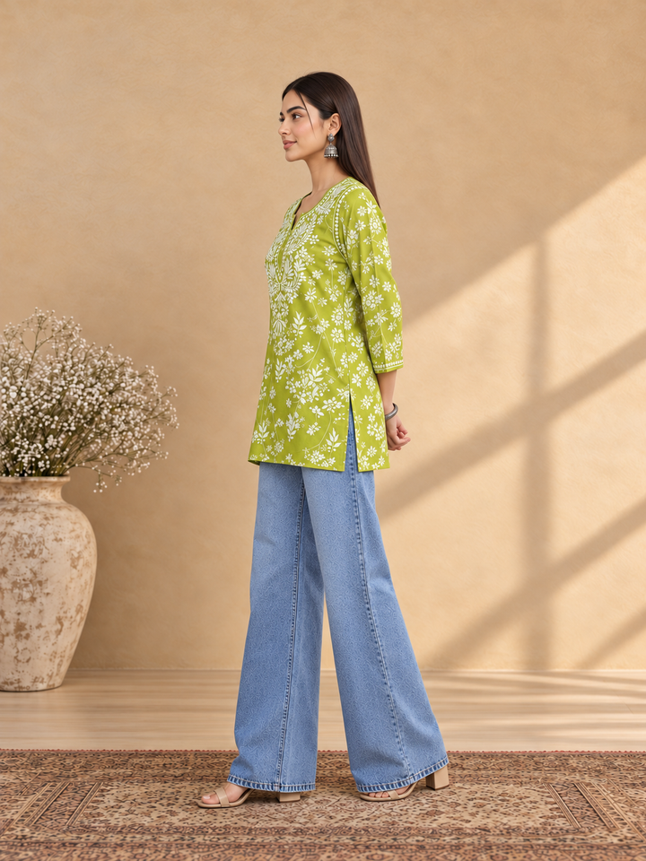 Zeba Chikankari Mulmul Short Kurti