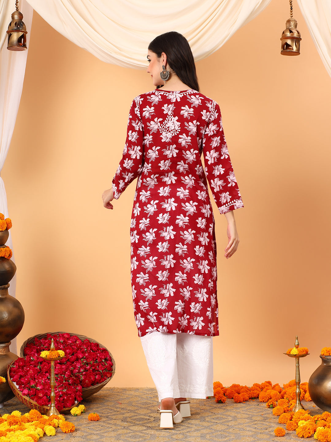 Kiara Mulmul Chikankari Straight Kurta