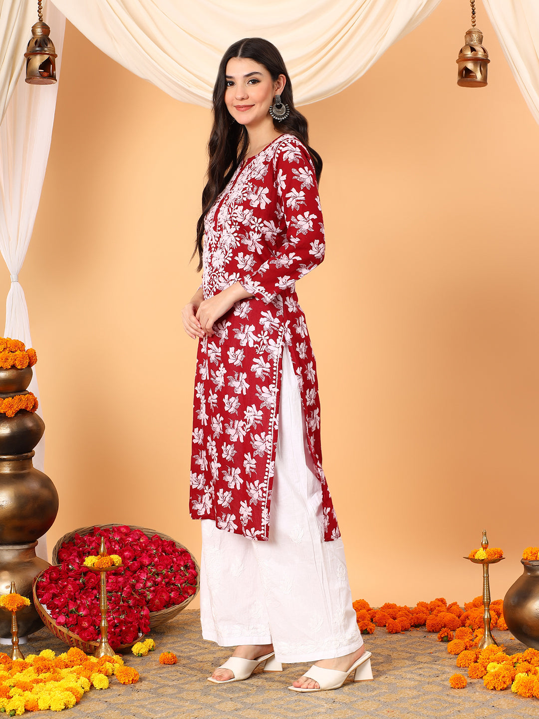 Kiara Mulmul Chikankari Straight Kurta