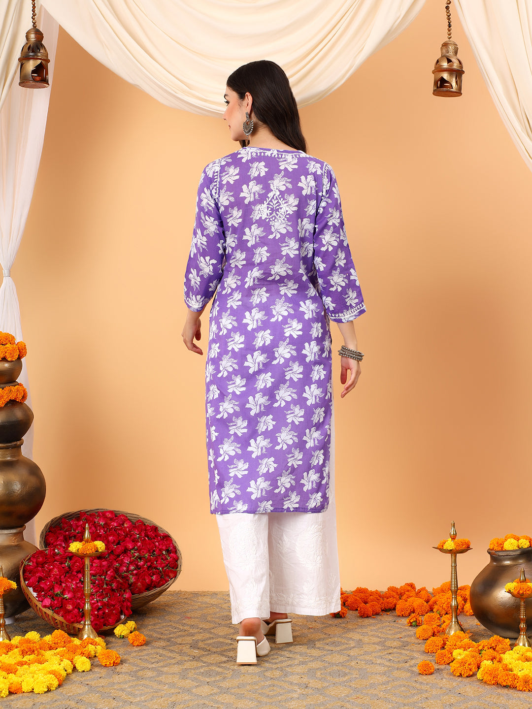 Kiara Mulmul Chikankari Straight Kurta