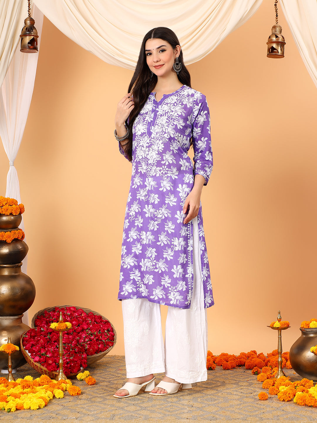Kiara Mulmul Chikankari Straight Kurta