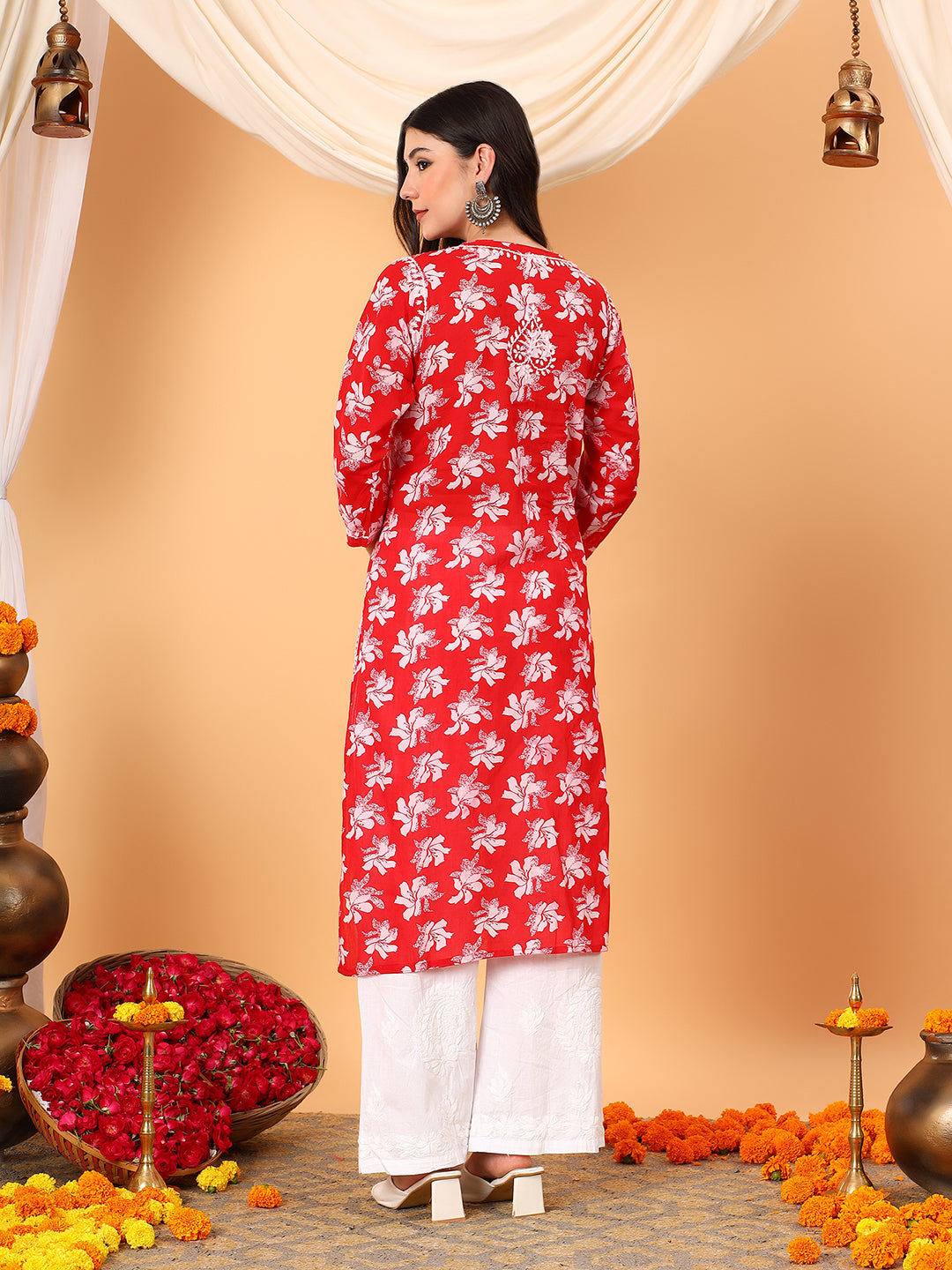 Kiara Mulmul Chikankari Straight Kurta