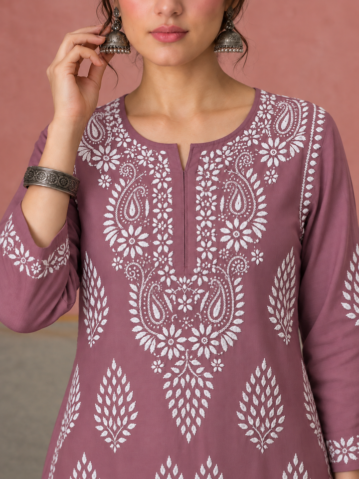 Nazm Chikankari Rayon Straight Kurta