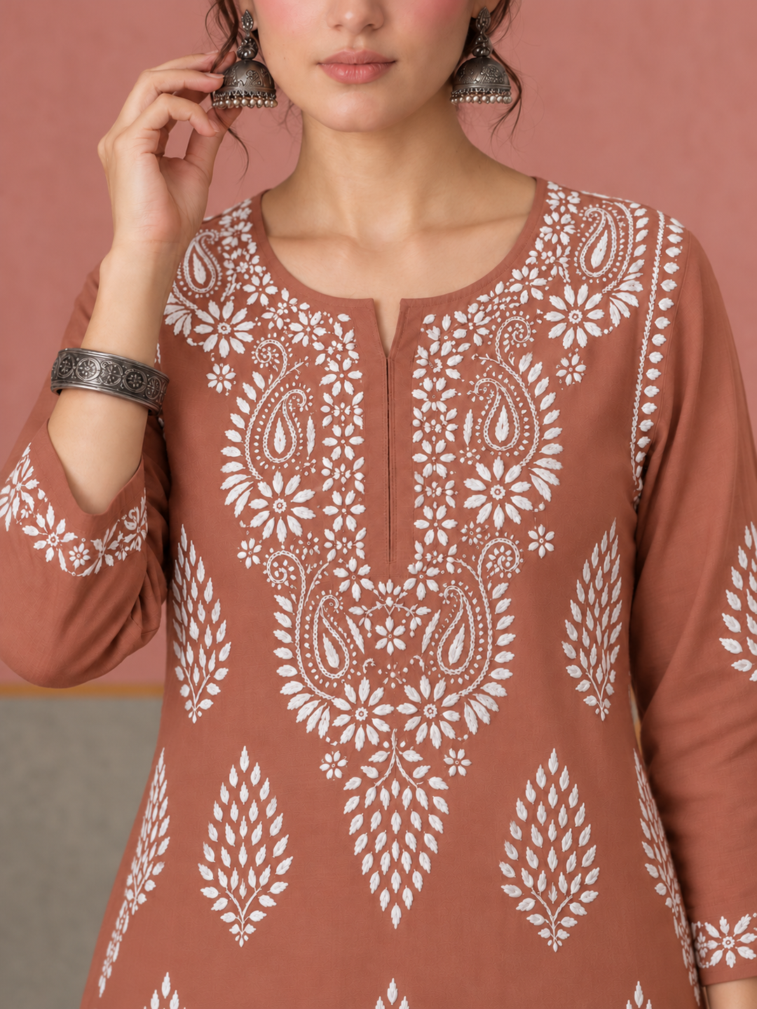 Nazm Chikankari Rayon Straight Kurta
