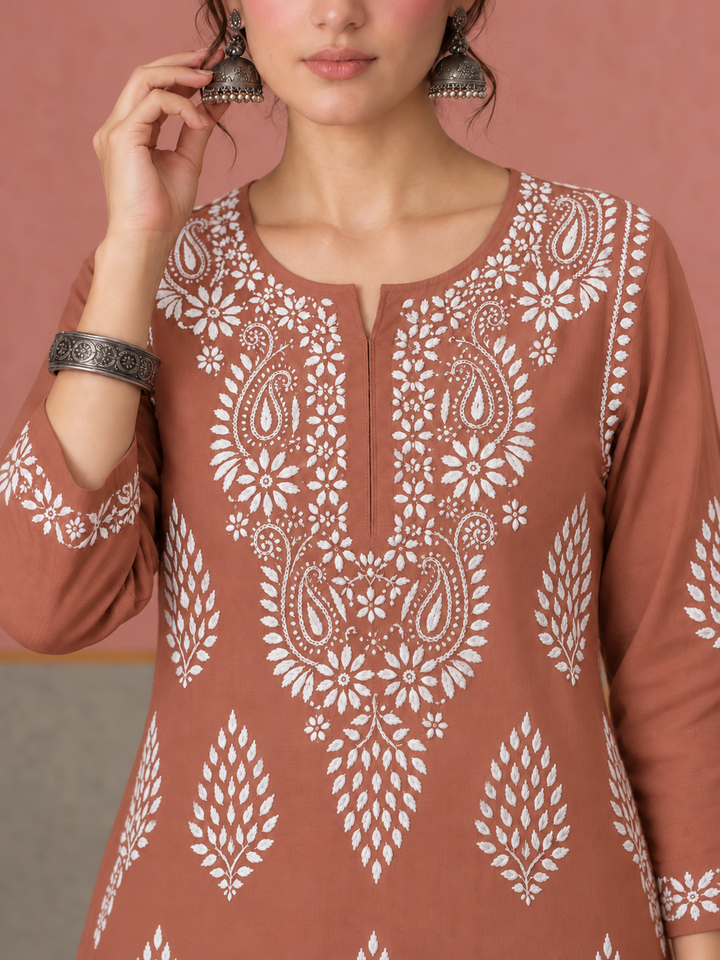 Nazm Chikankari Rayon Straight Kurta