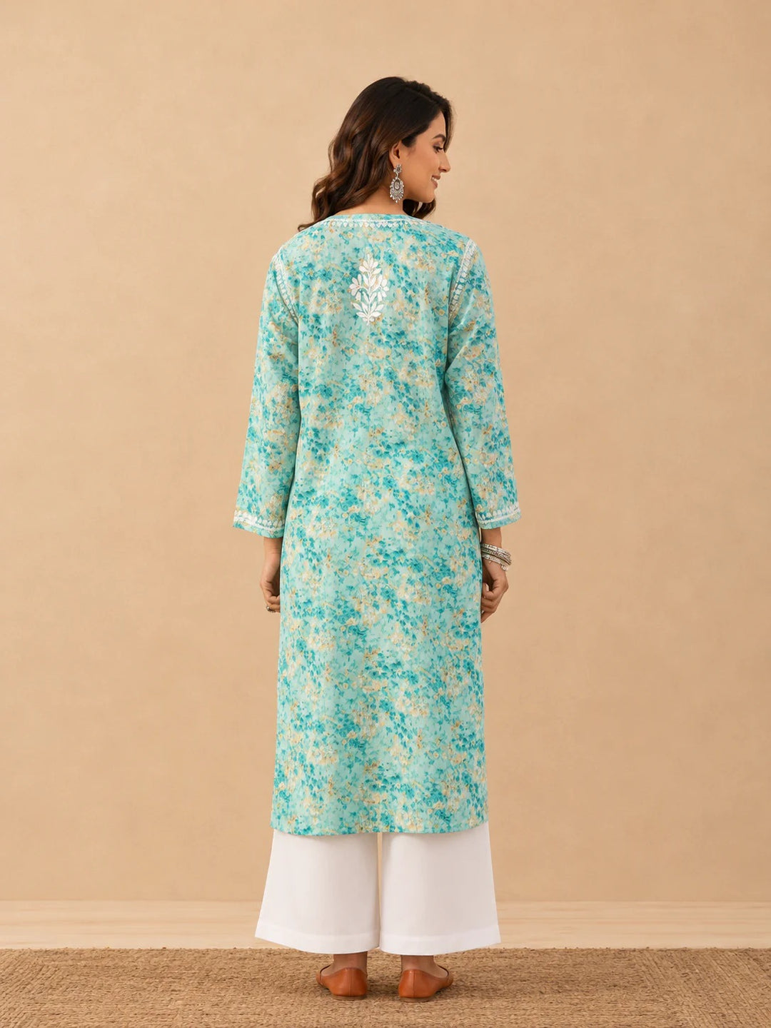 Amaira Mulmul Chikankari Straight Kurta