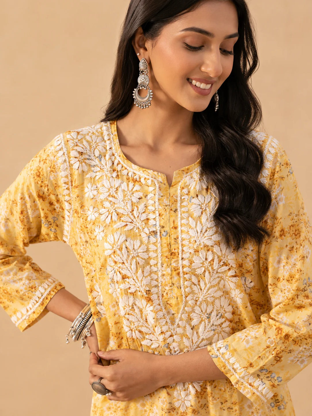 Amaira Mulmul Chikankari Straight Kurta