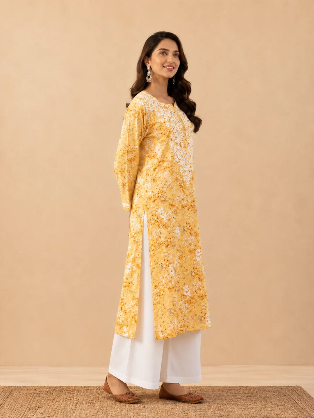 Amaira Mulmul Chikankari Straight Kurta