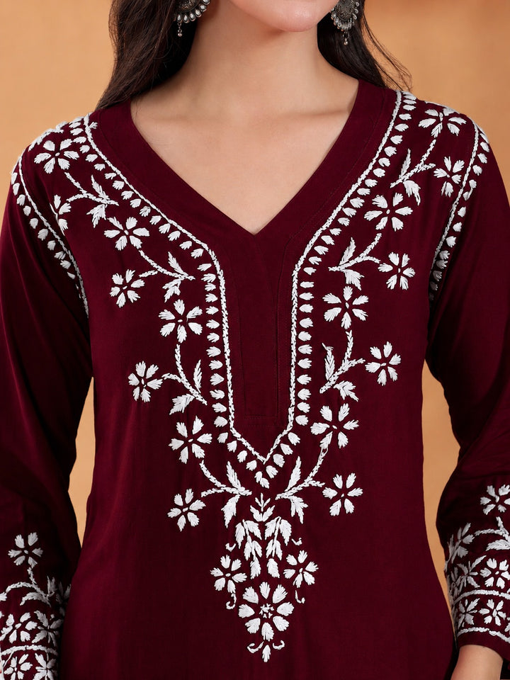 Maya Chikankari Rayon V-neck Straight Kurta